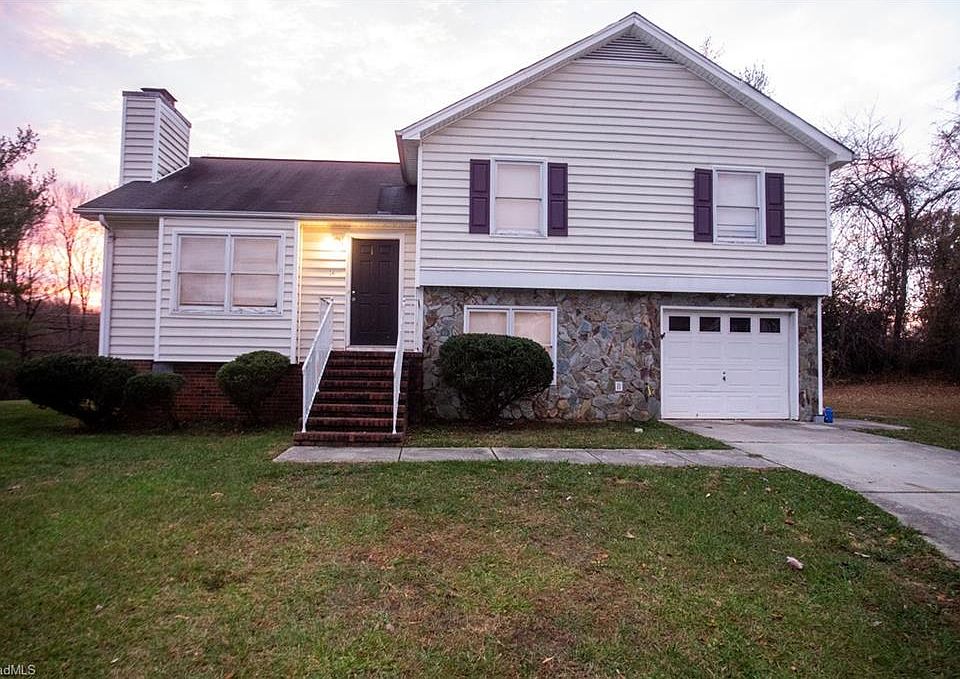 1st image of 14 Ponderosa Ct