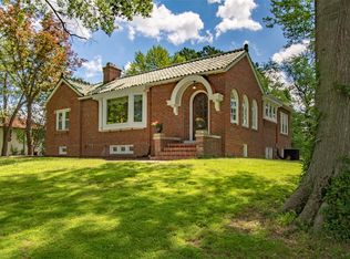 51 Grantwood Ln, Saint Louis, MO 63123