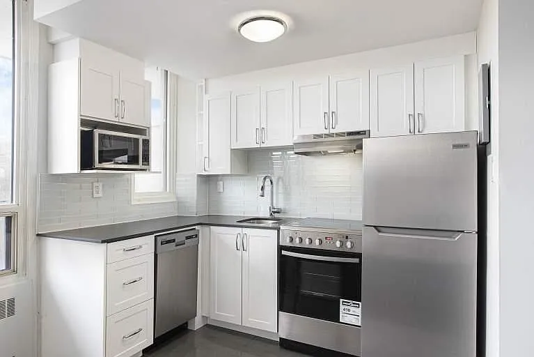 70 Spadina Rd — Photo 7