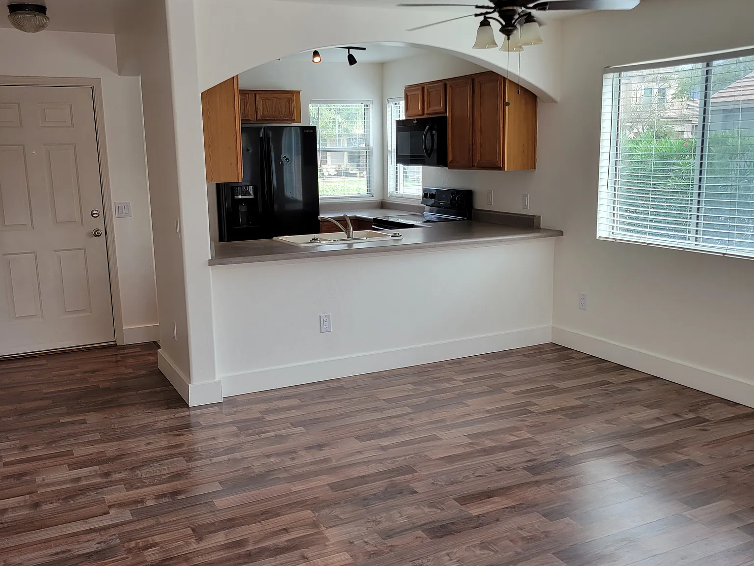 2 bed, 1285 sqft, $1,875 — Photo 3