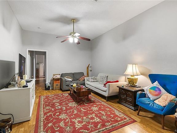4th image of 1837 Peniston St