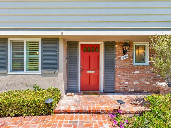 5th image of 4544 Carriage Hill Dr