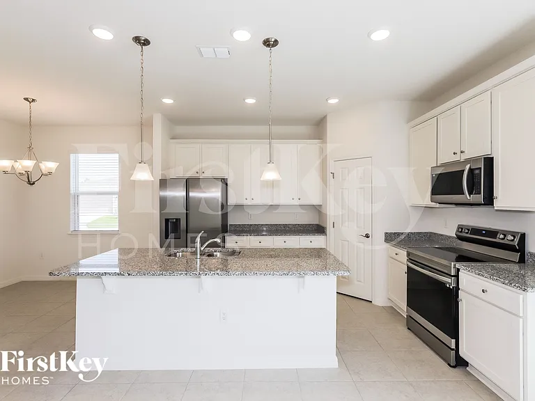 543 Crown Rose Dr — Photo 5