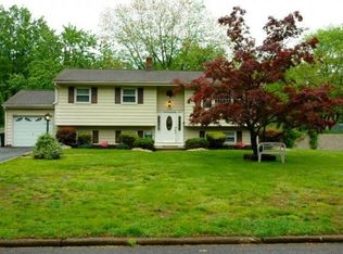 30 Shady Ln, Bound Brook, NJ 08805