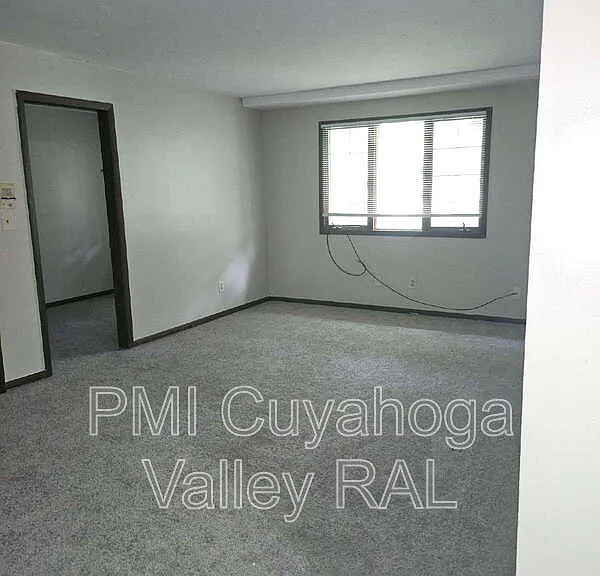 1500 W Market St #14 — Photo 6