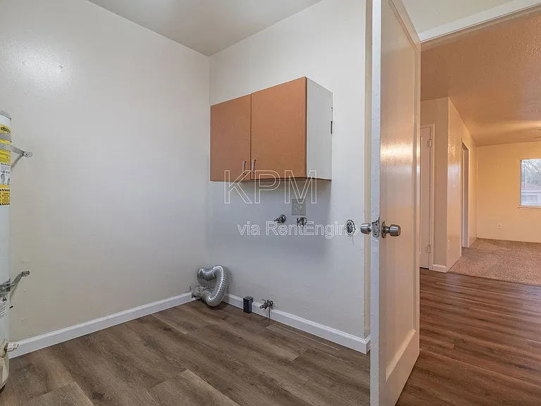 476 E Essex St — Photo 18