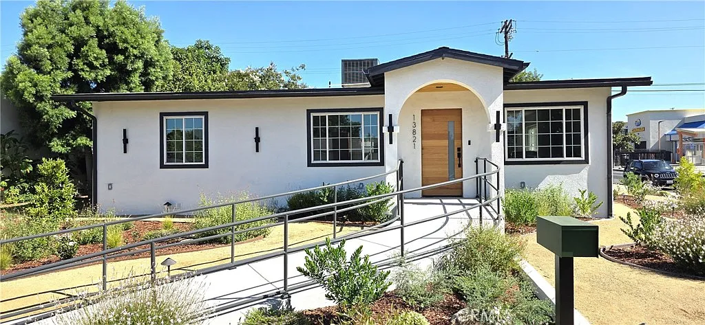 5 bed, 1667 sqft, $9,000 — Photo 1