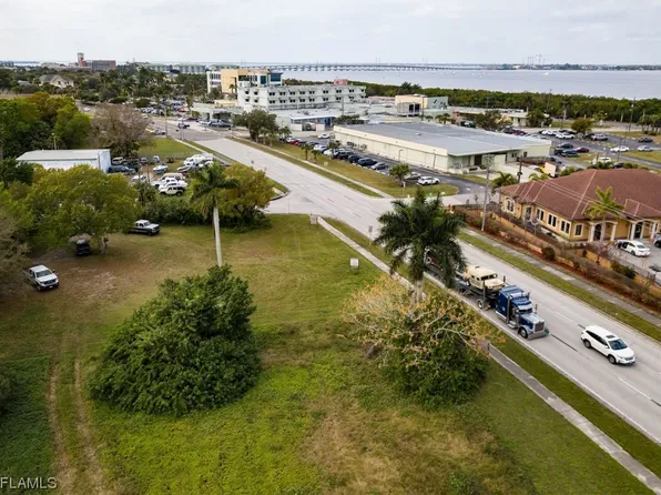 6261 Elliott St, Punta Gorda, FL 33950