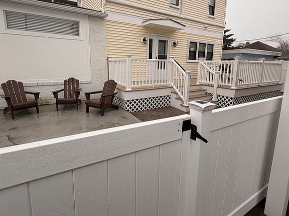 3rd image of 110 W Buttercup Rd #5