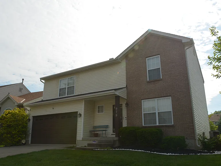979 Kemper Meadow Dr — Photo 2