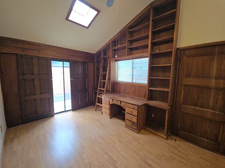 5060 Meyers Ave — Photo 9
