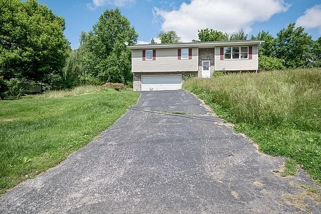 626 Sitze Dr photo 1