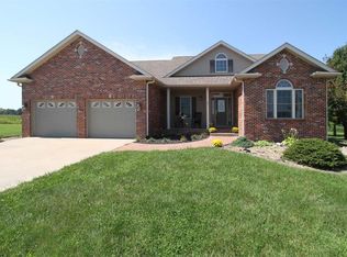 21 Austin Ct, Brighton, IL 62012