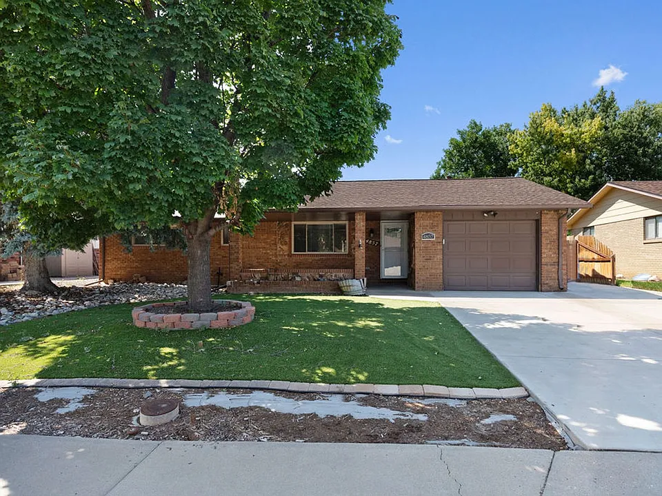 4857 N Roosevelt Ave
