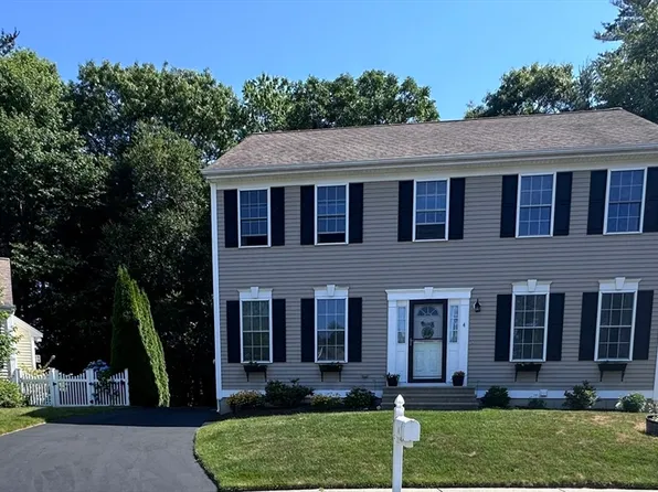 4 Jennifer Ln, New Bedford, MA 02745