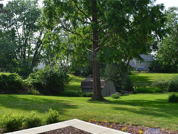5th image of 849 Damon Dr
