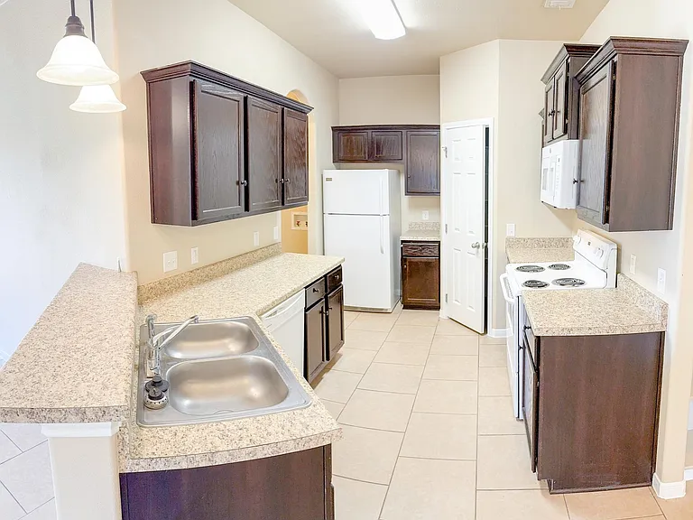 1203 Loyal Ln #B — Photo 6