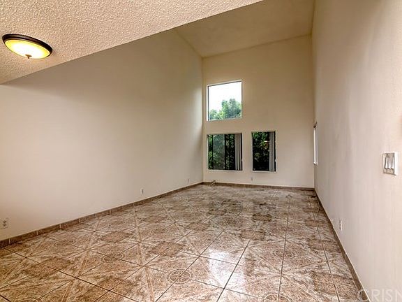 5th image of 1118 Valencia St APT 315
