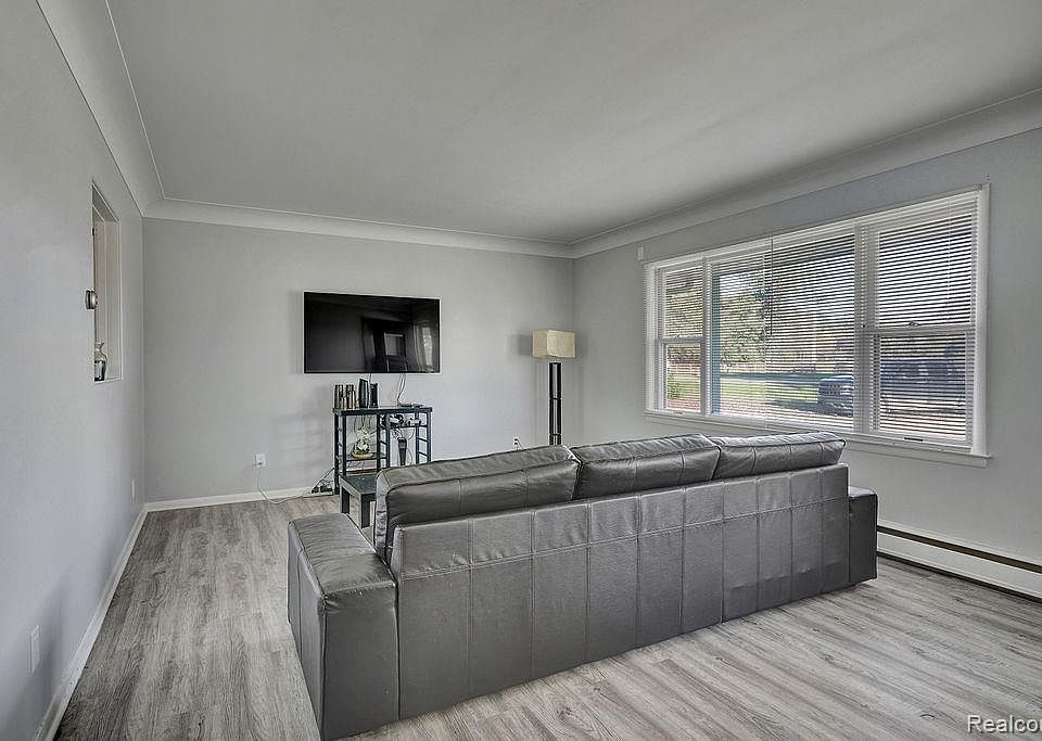 10392 Green Rd, photo 3