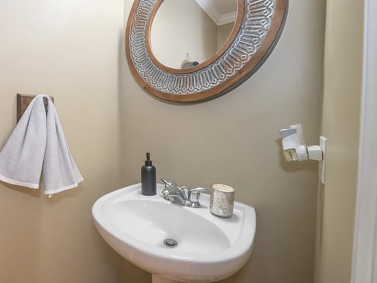 903 Maplewood Dr — Photo 58