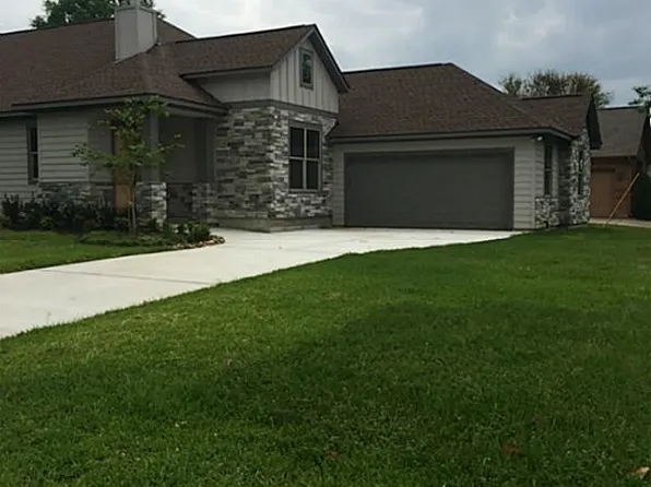 7103 Pleasure Lake Dr, Willis, TX 77318