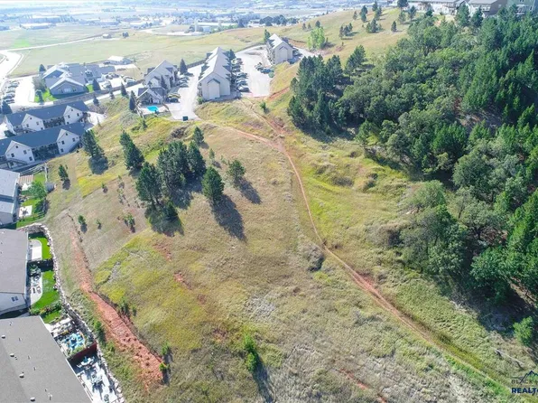 26 Windmill Dr, Spearfish, SD 57783