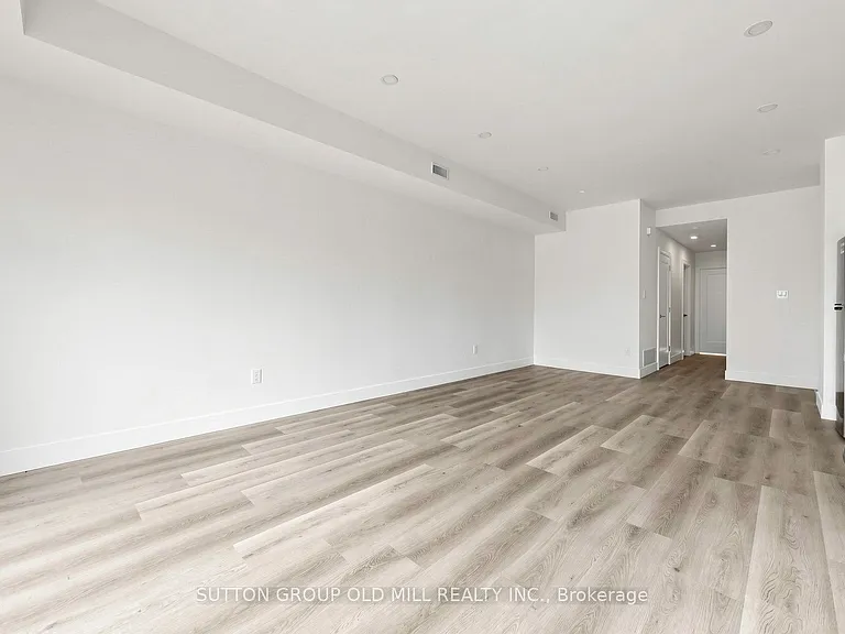 1927 Lawrence Ave W #4 — Photo 9