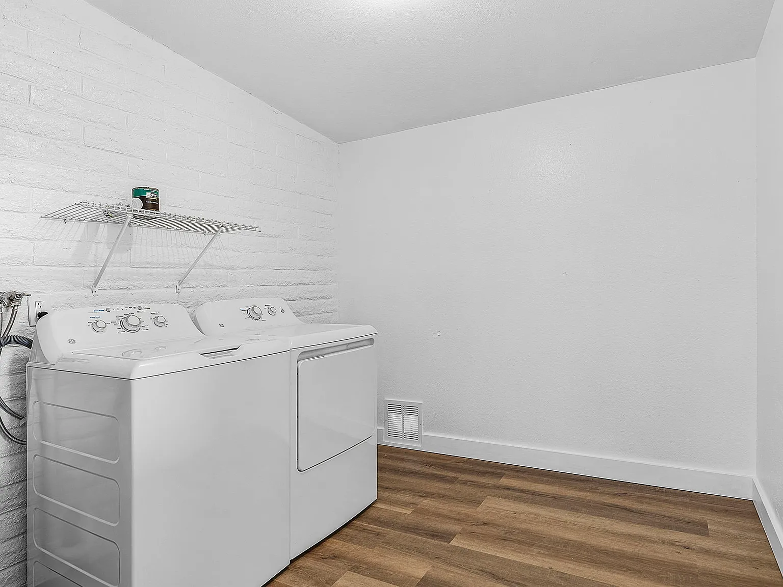 3 bed, 1230 sqft, $1,895 — Photo 4