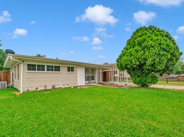 1614 Briarwood Ln, Irving, TX 75061