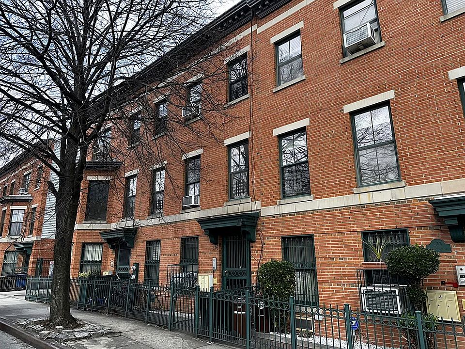 1st image of 373 Cumberland St #3