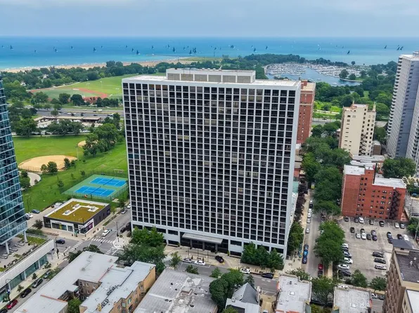 4343 N Clarendon Ave APT 1812, Chicago, IL 60613