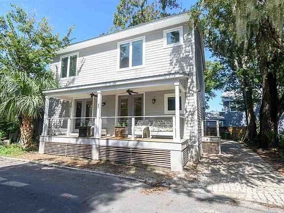 2nd image of 86 De Haven St