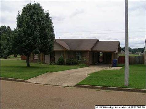 1st image of 3265 Laurel Dr