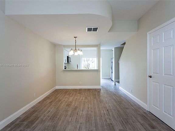 5th image of 23 Simonton Cir #23