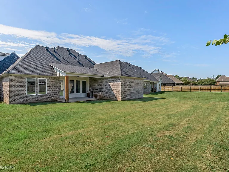 19 Turtle Creek Dr — Photo 37