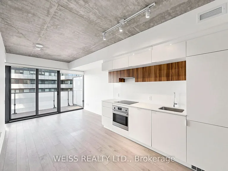 185 Roehampton Ave #520 — Photo 7