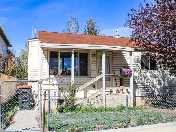 824 Connecticut Ave, Rock Springs, WY 82901