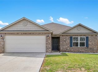 1721 Hermitage Dr, Centerton, AR 72719