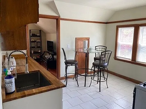 2 bed, 900 sqft, $1,425 — Photo 3