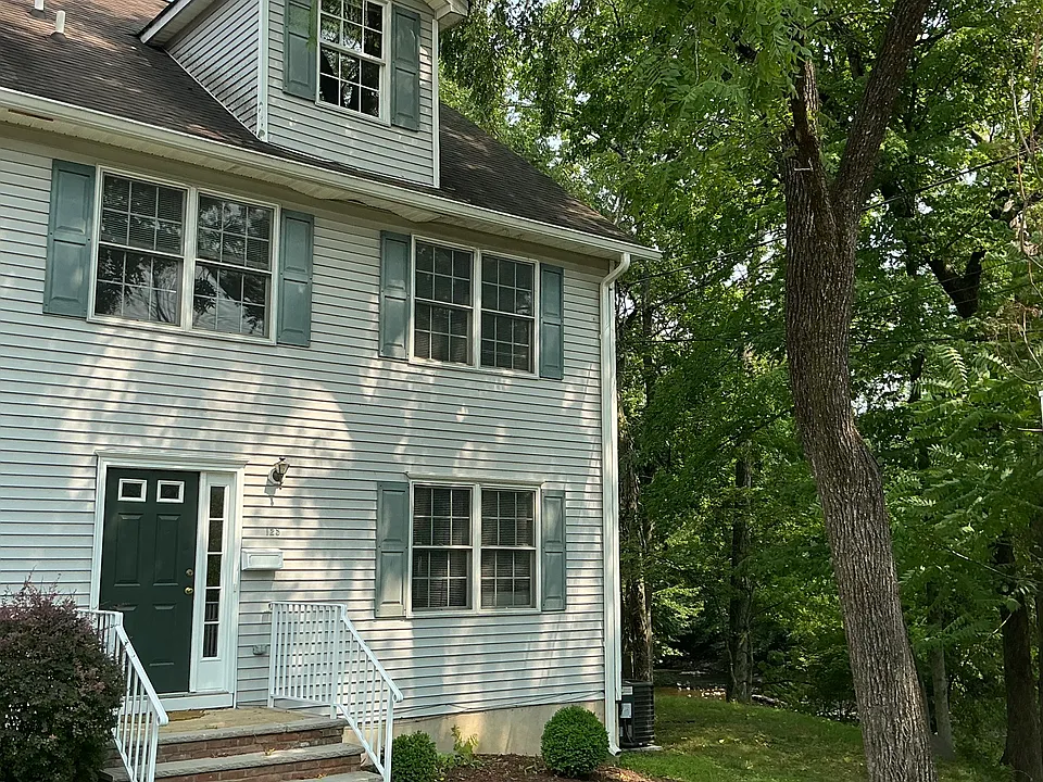 125 Summit Ave