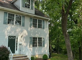 125 Summit Ave, Chatham, NJ 07928