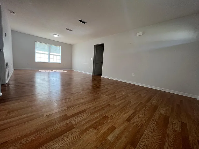 1860 NE Roberts Trl — Photo 10