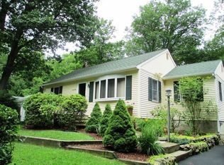 140 W Glen Rd, Denville, NJ 07834