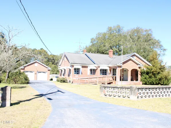 91 Academy Street, Varnville, SC 29944