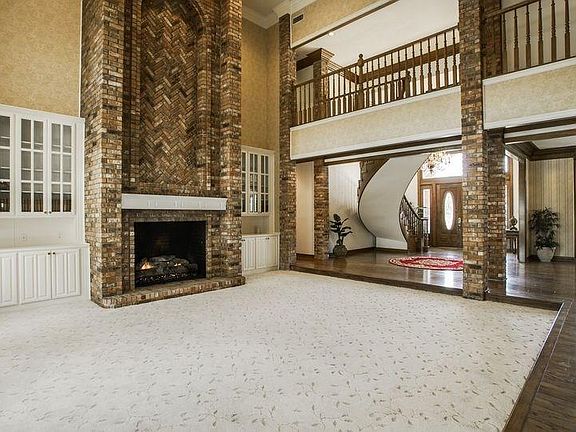 5th image of 1132 Whispering Oaks Dr