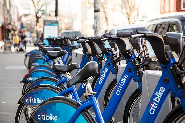 Rented by Compass | media 25