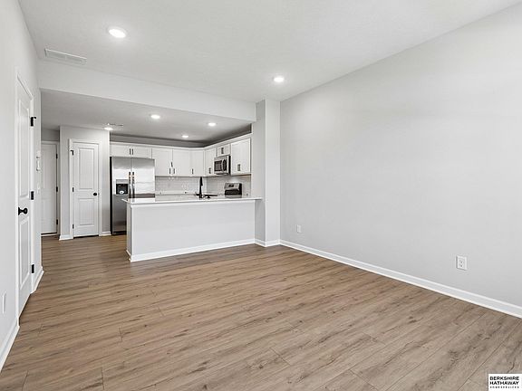 4th image of 4765 E 21st Ave