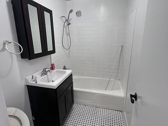 5th image of 41 Hamilton Ave #1