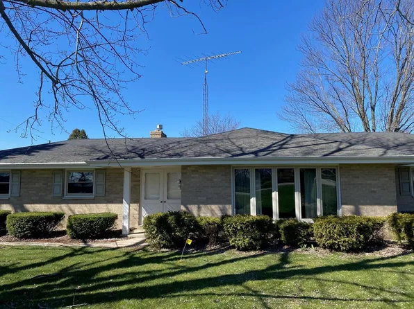 4620 South Loomis ROAD, Waterford, WI 53185