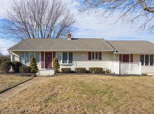 39 Reynolds Dr, Eatontown, NJ 07724